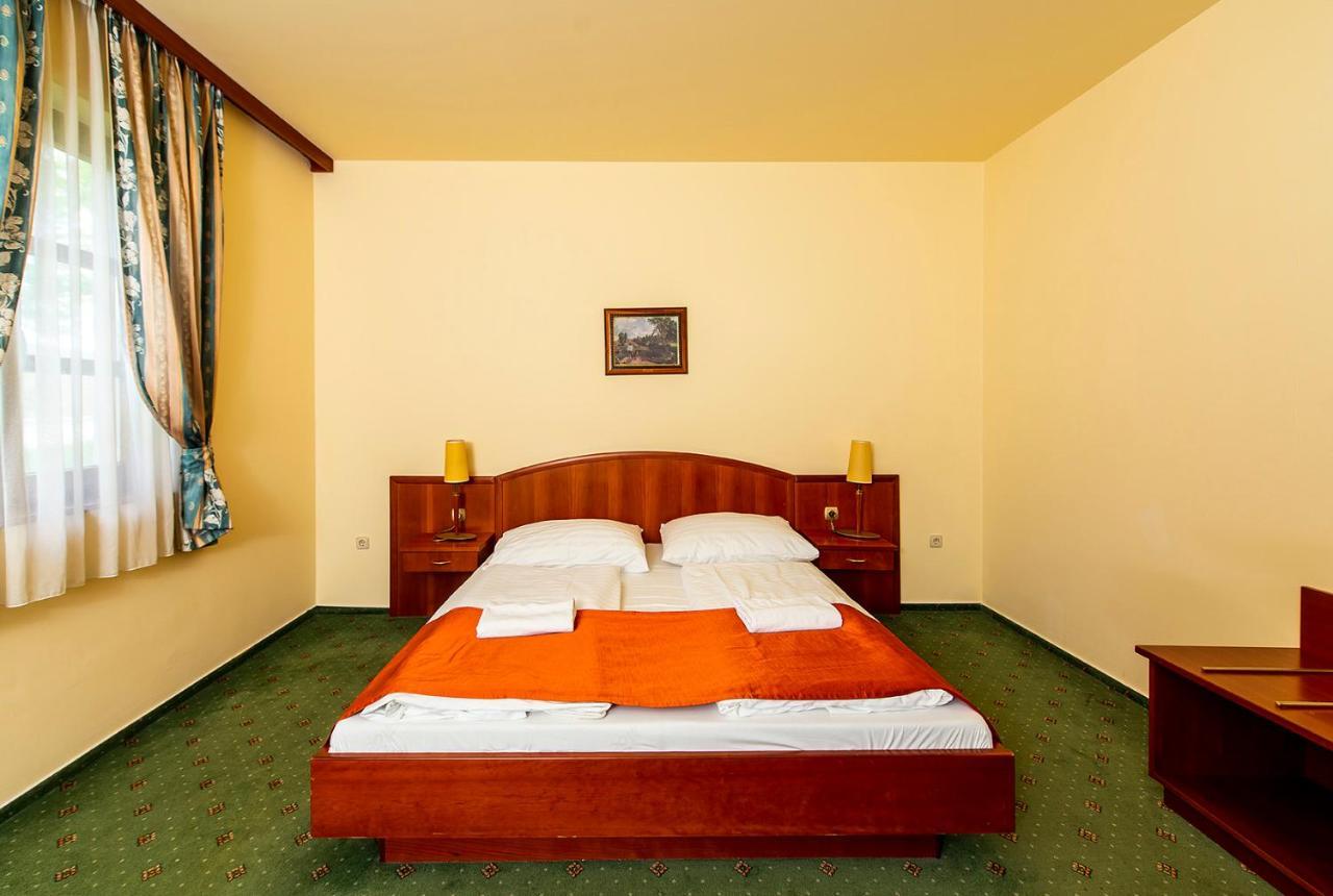 Gastland M0 Hotel & Conference Center 시게첸트미클로스 외부 사진